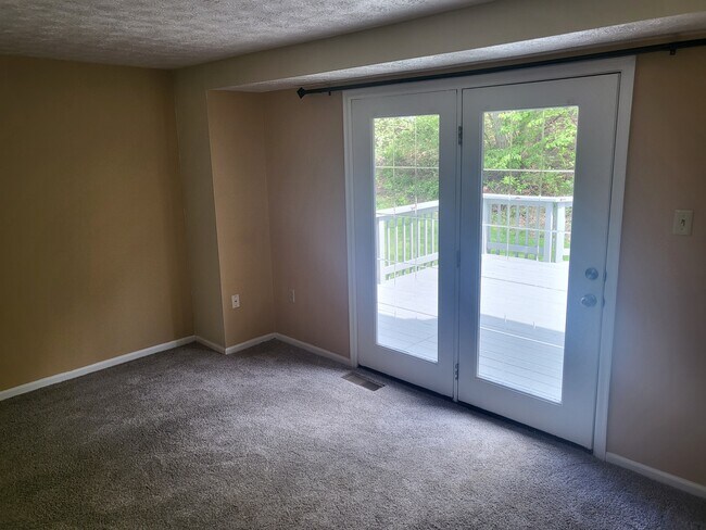 Foto del edificio - Amazing End Unit Condo in a highly rated C...