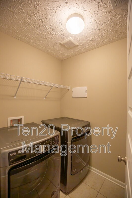 Foto del edificio - 6061 Townes Way