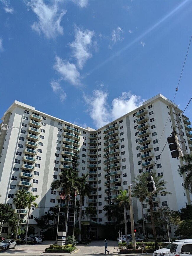 Building Photo - 3000 S Ocean Dr  600 Hollywood Fl 33019