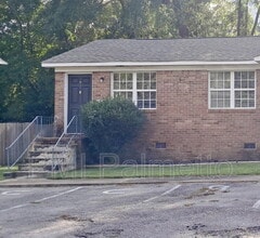 Building Photo - 1915 Tall Pines Cir