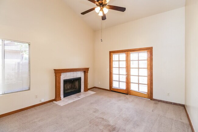 Foto del edificio - 6232 W Laredo St