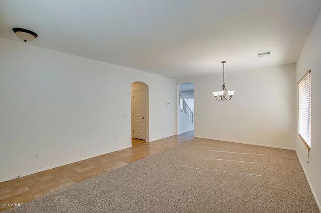 Foto del edificio - 44097 Garden Ln