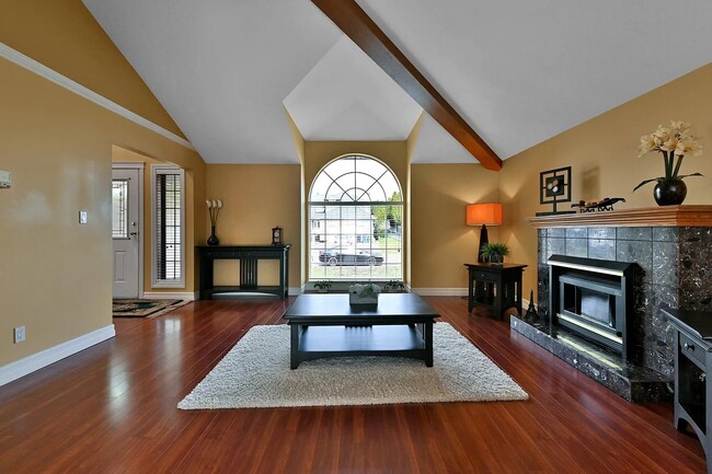 Building Photo - 32186 Elkford Dr