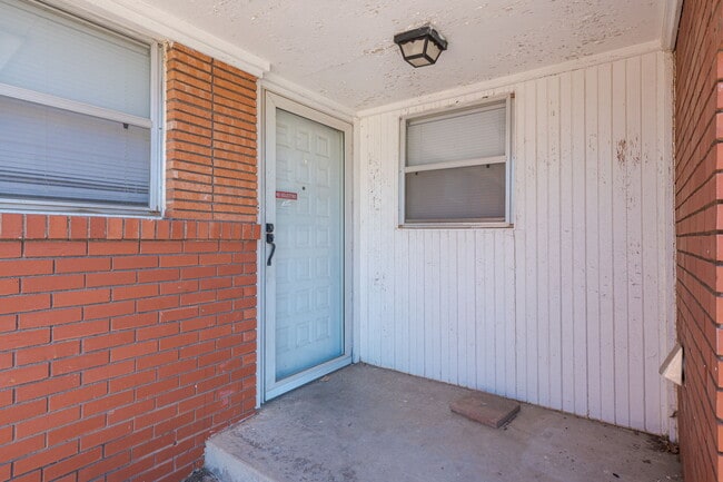 Foto del edificio - 5911 NW 30th St