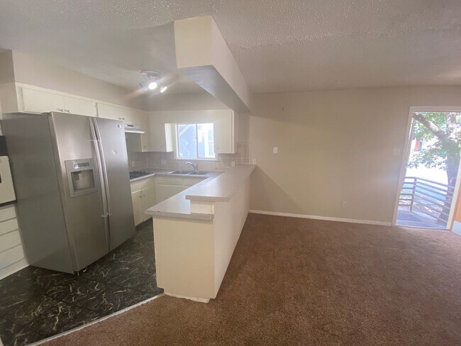 Foto del edificio - UT PRE-LEASE: West Campus 2 bed/1 bath fou...