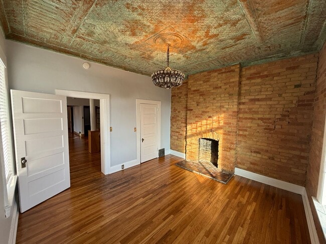 Foto del edificio - 253 E 5th Ave