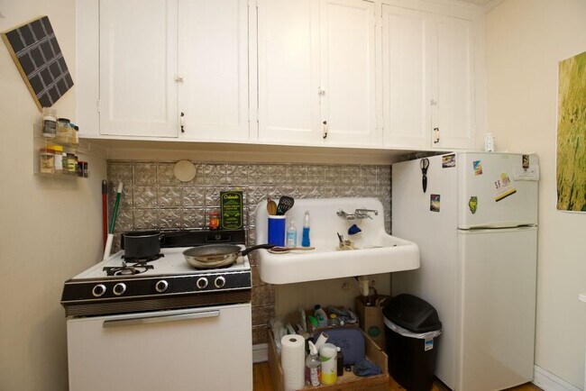 Foto del edificio - 1211 W Elmdale Ave