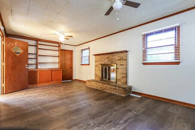 Foto del edificio - 3815 Idlewild Ave