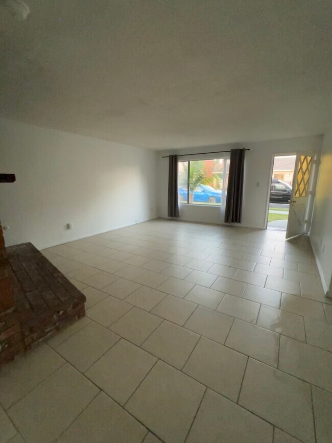 Foto del edificio - 8145 Garden View Ave