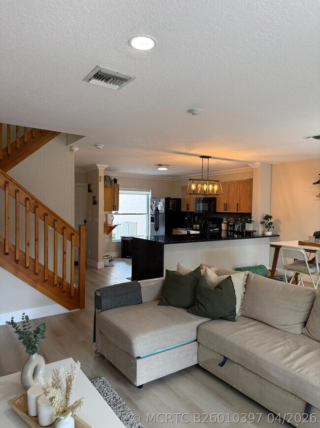 Foto del edificio - 1120 W Lakes Dr