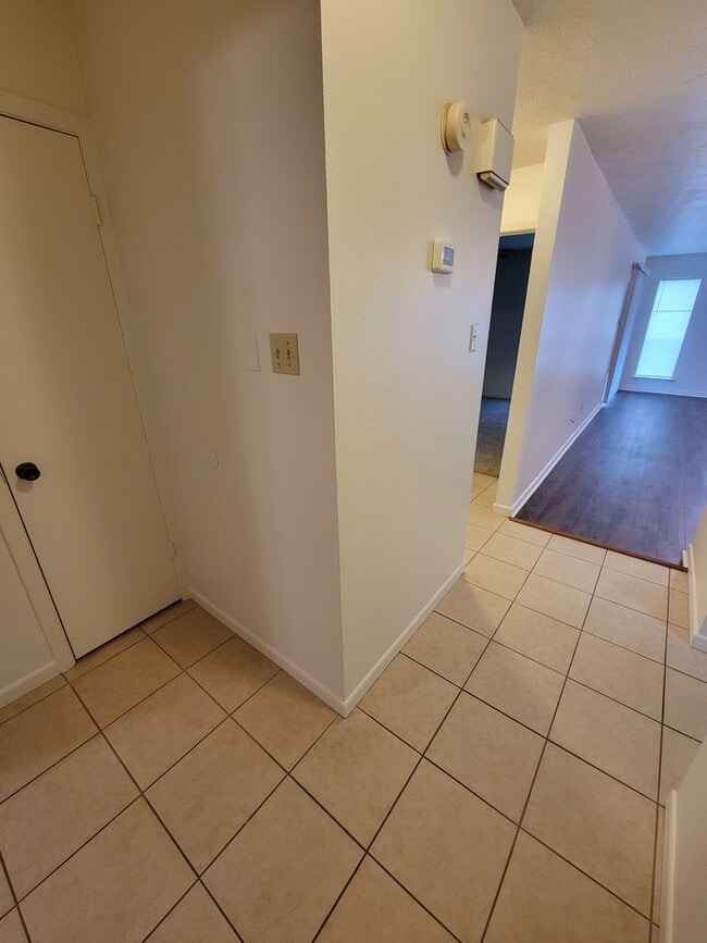 Building Photo - College Station, 2-bedroom, 1-bath - fenced in yard - Duplex for lease.