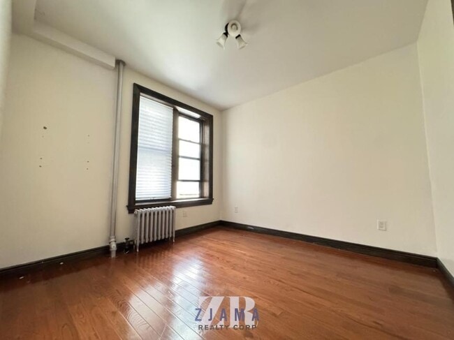 Building Photo - 3 bedroom in Brooklyn NY 11215