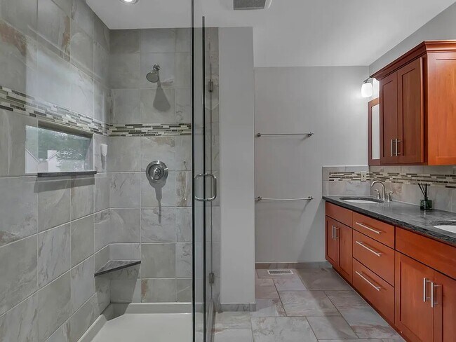 Foto del edificio - 5532 Nash Pl