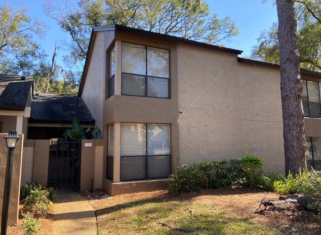Beautiful Tree-Shaded Community - 940 Douglas Ave Apartment