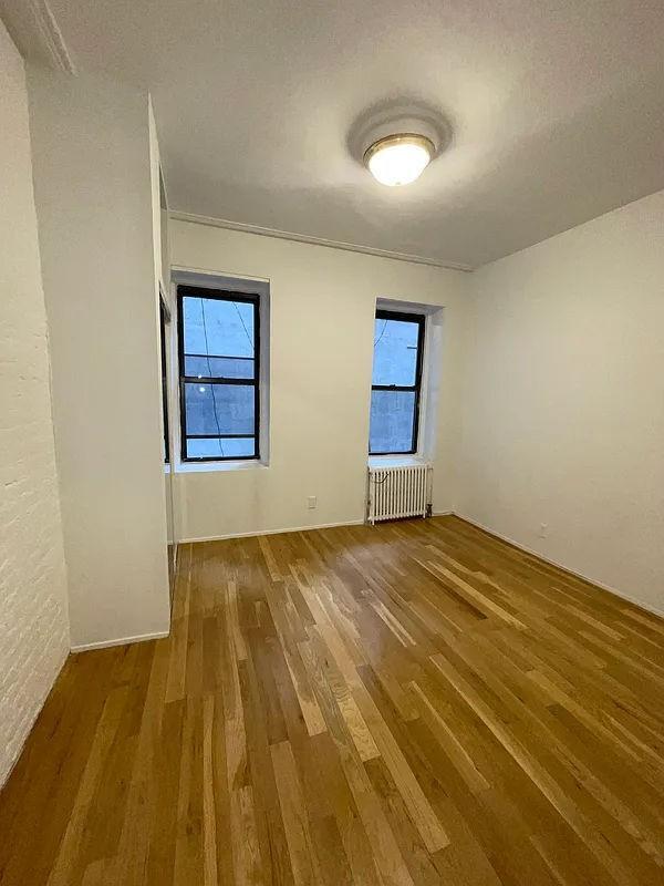 Foto principal - 1 bedroom in New York NY 10019