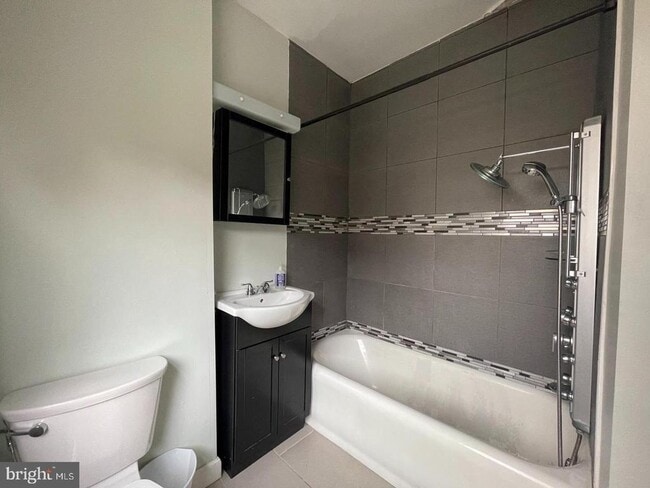 Building Photo - 1324 Locust St