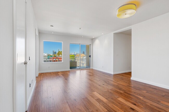 Photo - 2208 Mission St Apartment