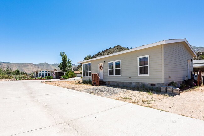 Foto del edificio - Cozy Upgraded Home w/ Panoramic Mountain V...