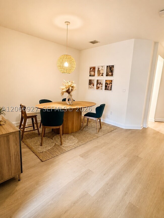 Foto del edificio - 3428 W 106th St