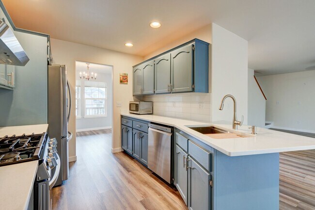 Foto del edificio - 3-bedroom, 2.5-bath home