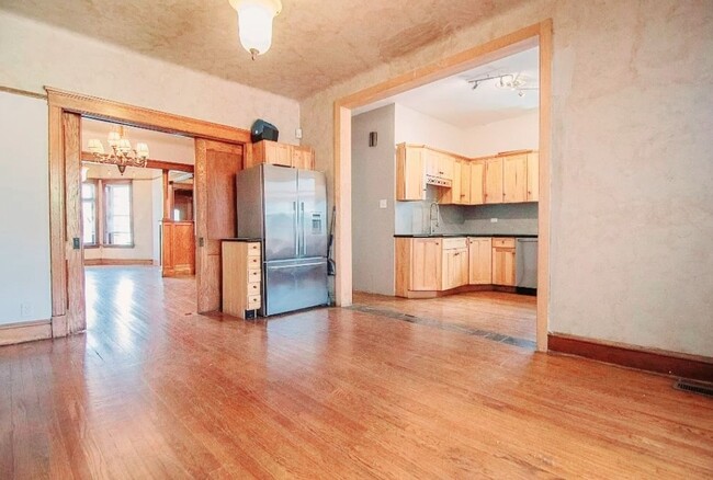 Foto del edificio - 4Br Home Near West Warren Blvd in Chicago