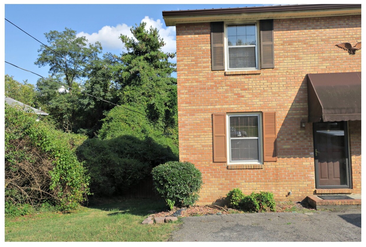 Primary Photo - 4770 Trenton Dr