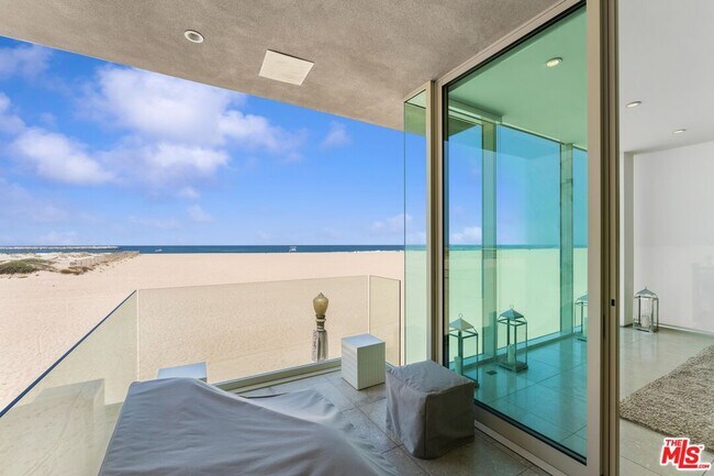 Building Photo - 5107 Ocean Front Walk