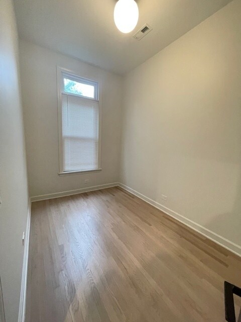 Foto del edificio - 1637 W Huron St