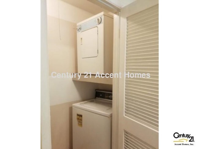 Foto del edificio - 3926 Woodhue Pl