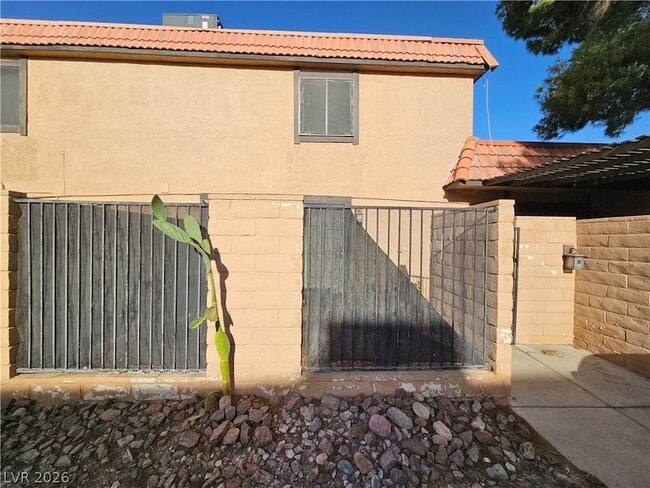 Building Photo - 311 Brookside Ln