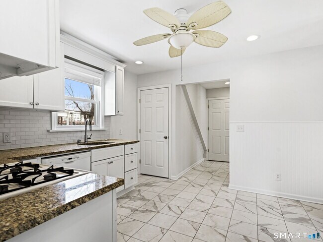 Foto del edificio - 229 Southfield Ave