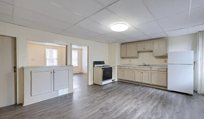 Foto del edificio - Coming Soon! 3 Bedroom, 1 Bath Home in Yor...