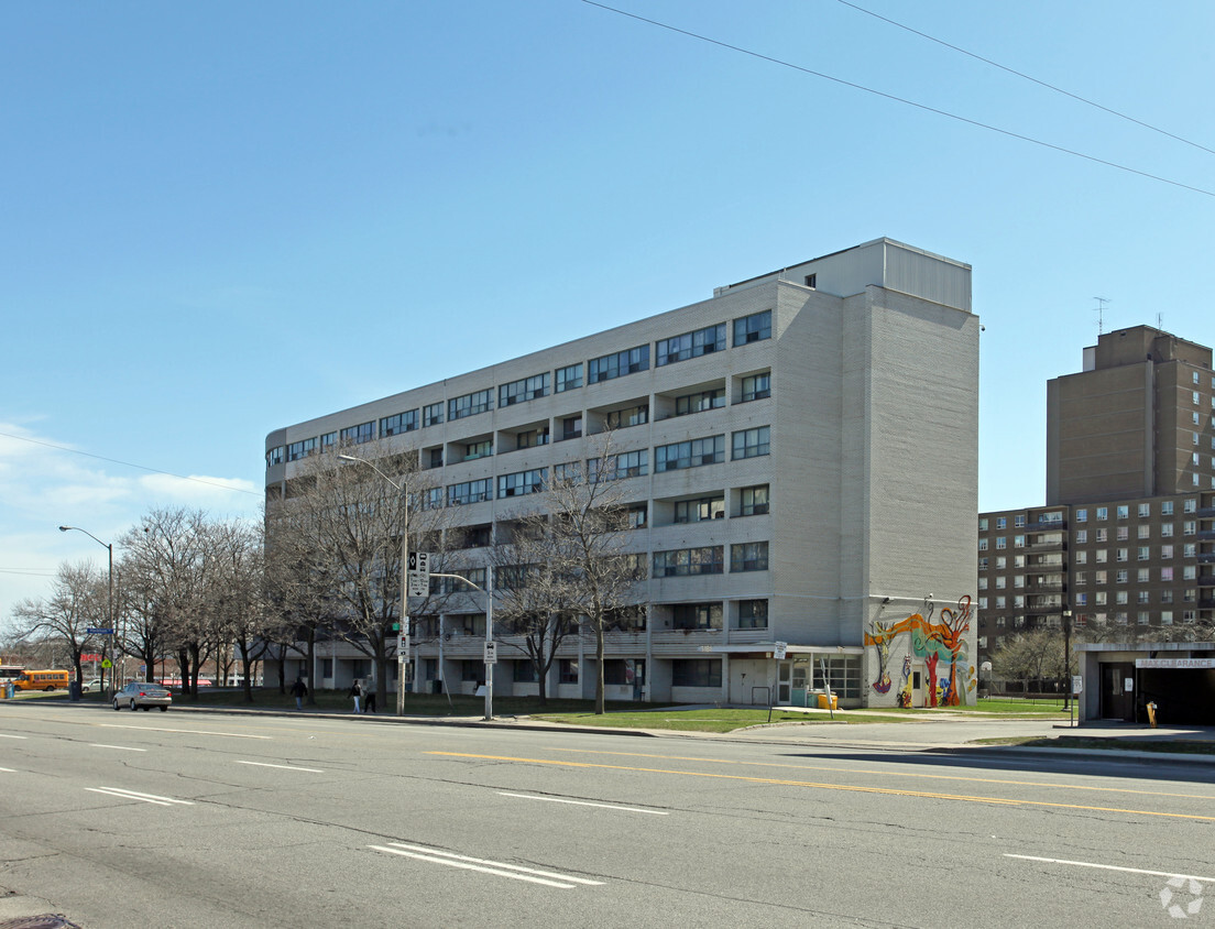 Building Photo - Eglinton Markham