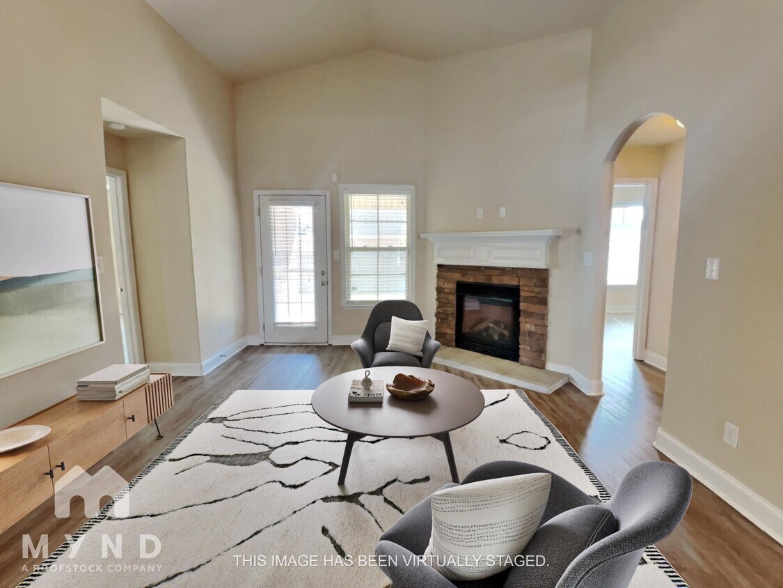 Primary Photo - 601 Summer Cove Cir NW