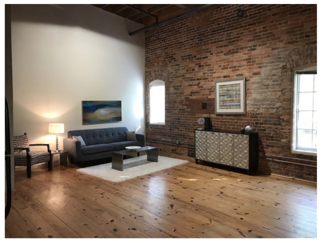 Building Photo - 212 N Duke St