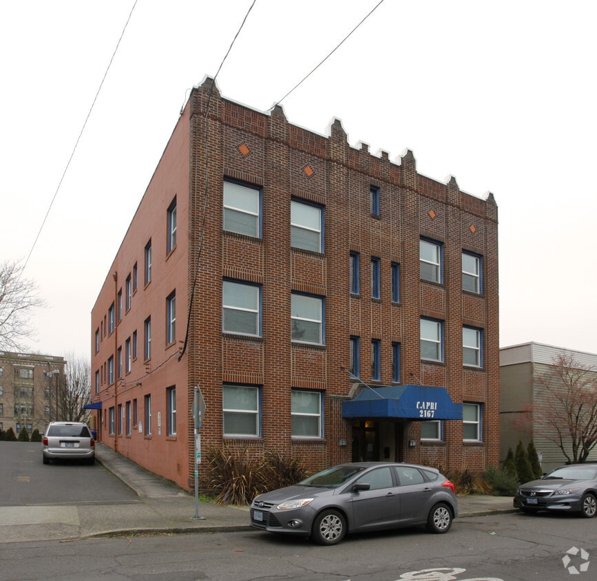 Primary Photo - Capri Apartments