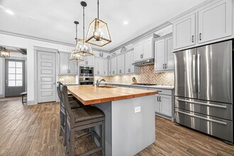 Building Photo - 2072 Laurie Darlin Dr