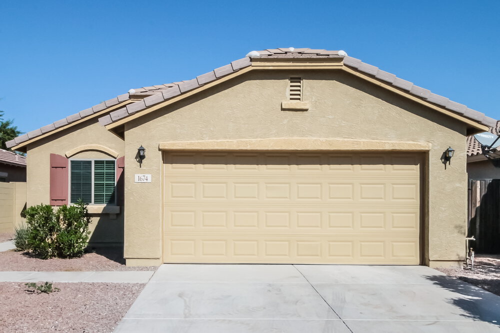 Primary Photo - 1674 W Corriente Dr