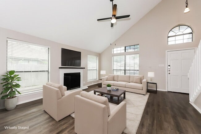 Building Photo - 6209 Mercedes Dr
