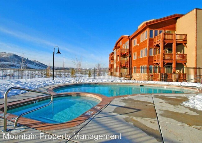 Foto del edificio - 2 br, 2.5 bath House - 6749 N. 2200 W., Un...