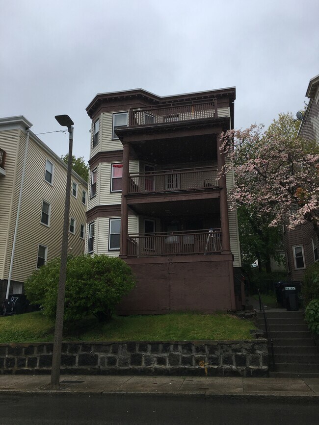 Building Photo - 83 Adams St