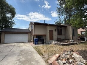 Building Photo - 680 E Malibu Dr