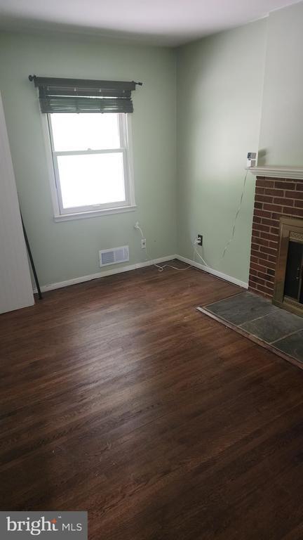 Foto del edificio - 6507 Byron Ave
