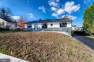 Building Photo - 308 Lenox Rd