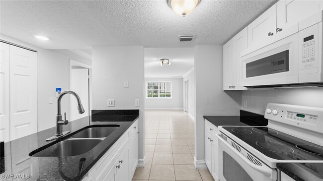 Building Photo - 3421 Winkler Ave