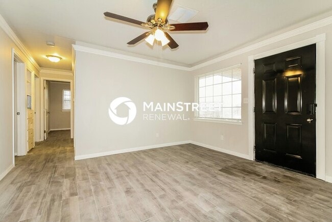 Foto del edificio - 3 Bedroom Pet-Friendly Home in Moore, OK with Main Street Renewal