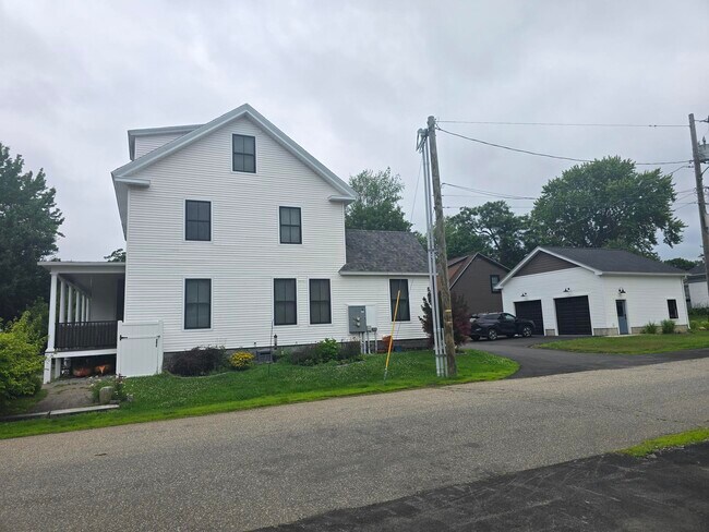 Building Photo - 101 Fenton Ave
