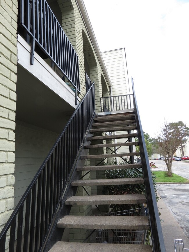 Foto del edificio - 2 bedroom condo - Updated!