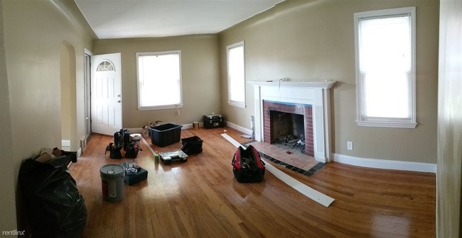 Building Photo - 3 br, 1.5 bath House - 7258 Abington Ave