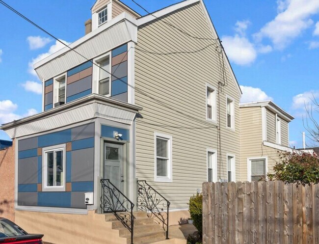 Outside View - 2153 Haworth St